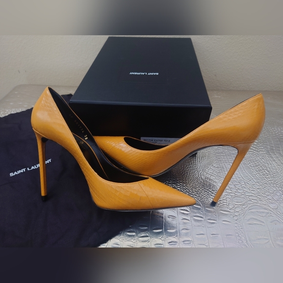 SAINT LAURENT Zoe 105 Croc Snakeskin Embossed Leather Pump 38 Yellow Cream + Box - Picture 9 of 11